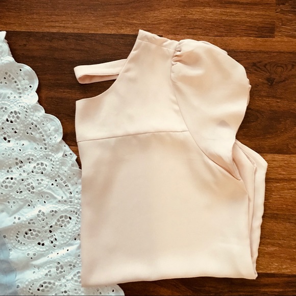 LOFT Tops - LOFT Tulip Sleeved Blouse
